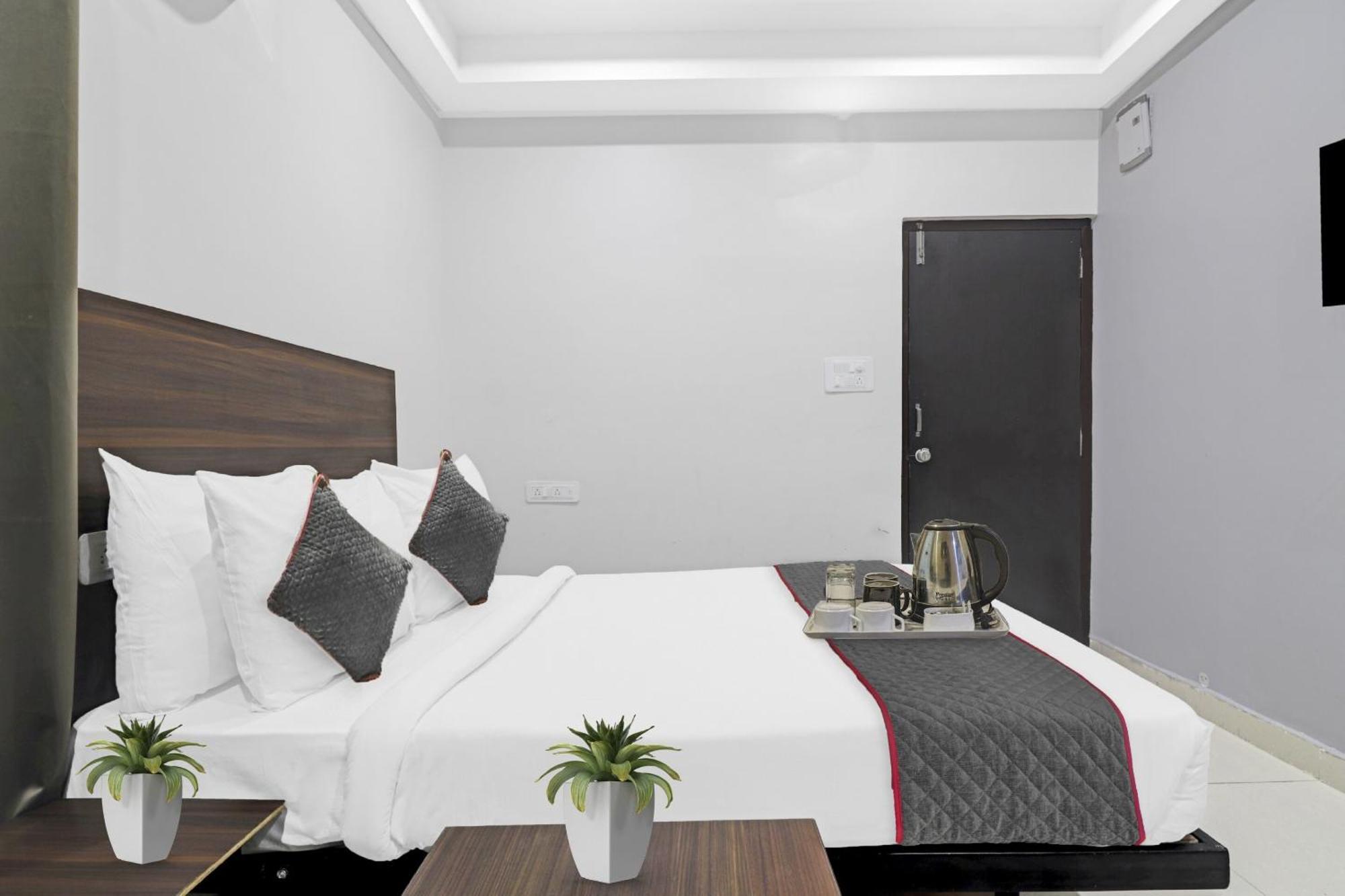 Collection O White House Near Kims Kondapur Hotel Kondapur  Bagian luar foto